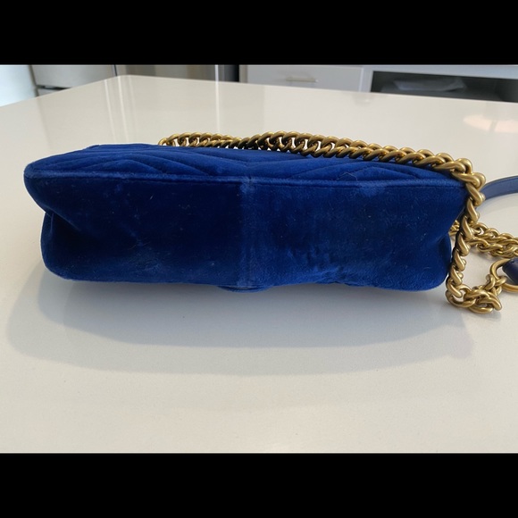 Gucci Small Marmont Matelassé Velvet Shoulder Bag - Picture 6 of 8